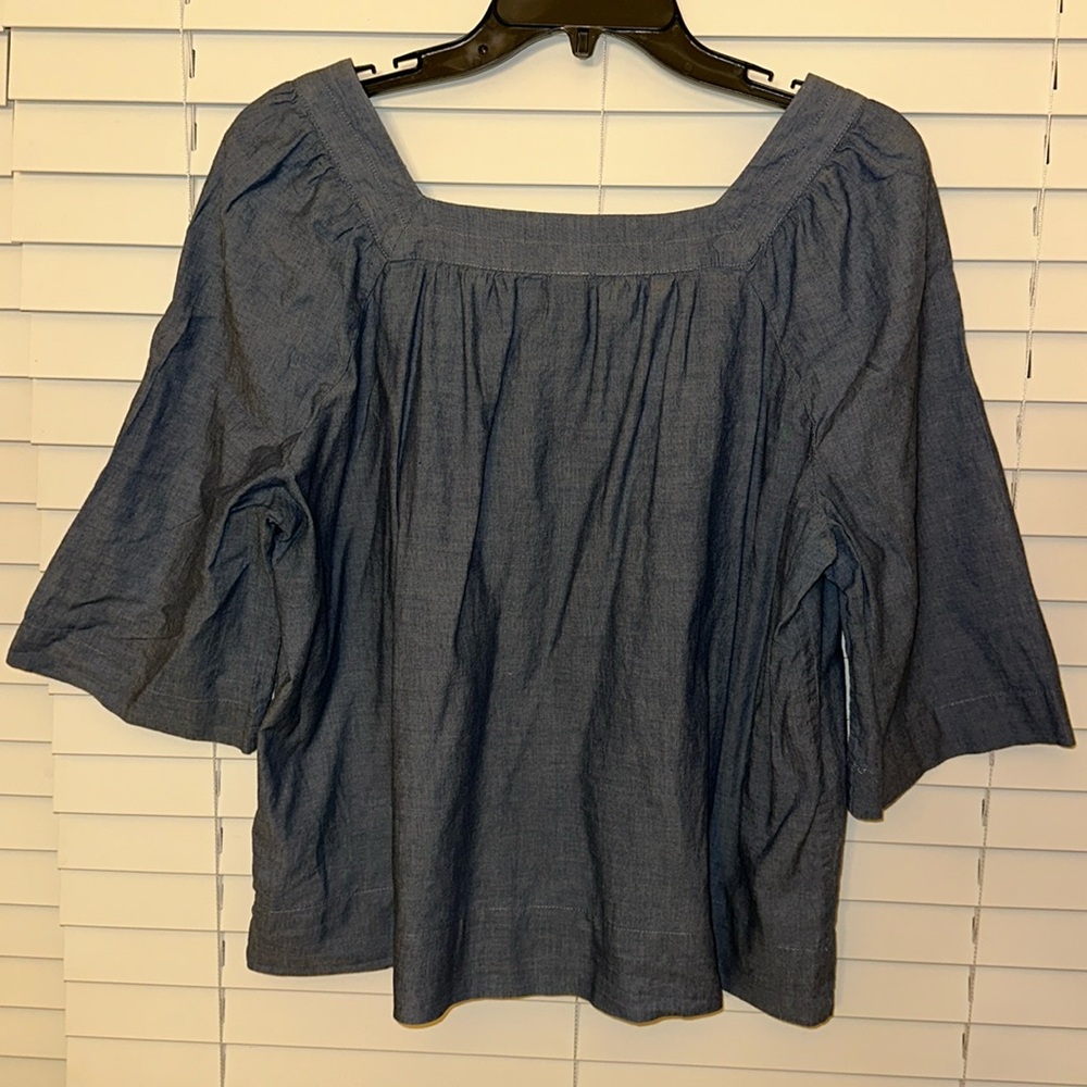 NWOT - GAP, XL, cotton lightweight chambray boatneck top. Great for hot weather. - Picture 4 of 7
